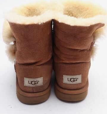 UGG Dress Boots in 35 in Brown