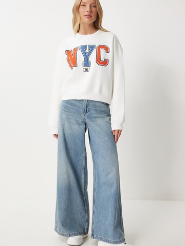 Happiness İstanbul Sweatshirt in Beige