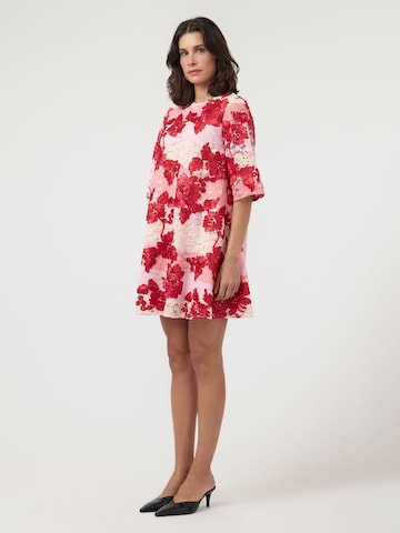 YAS - Vestido 'FLIGO' en rosa