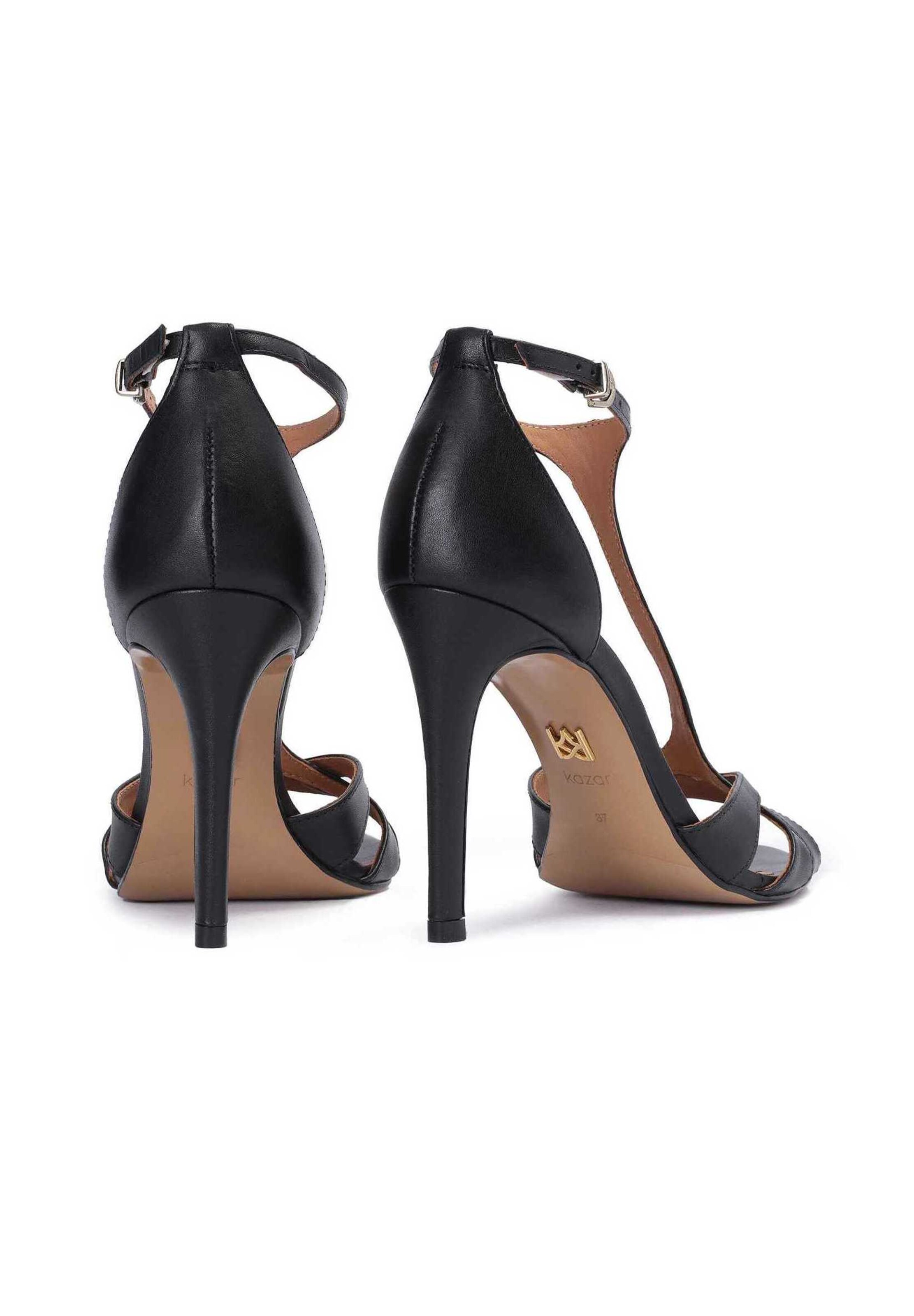 Kazar Сандали с каишка в черно