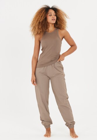 Athlecia Sports top 'Lankae' in Brown