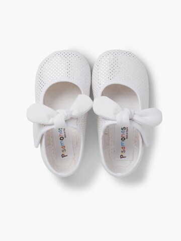 Pisamonas Ballet Flats in White