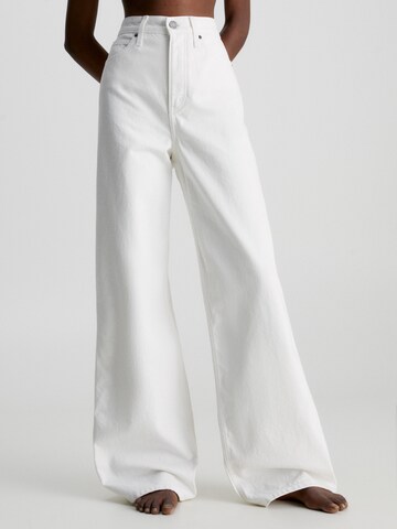 Calvin Klein Wide leg Jeans in White: front