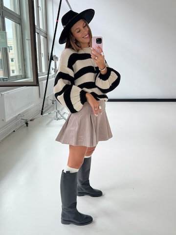 Pull-over Kamila Šikl en noir