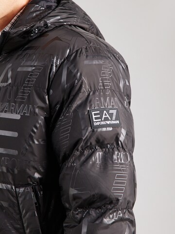 EA7 Emporio Armani Демисезонная куртка в Черный