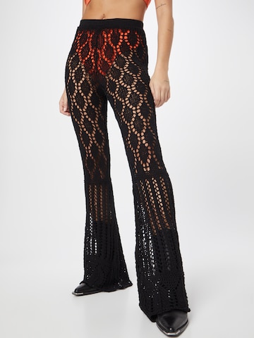 évasé Pantalon Nasty Gal en noir : devant