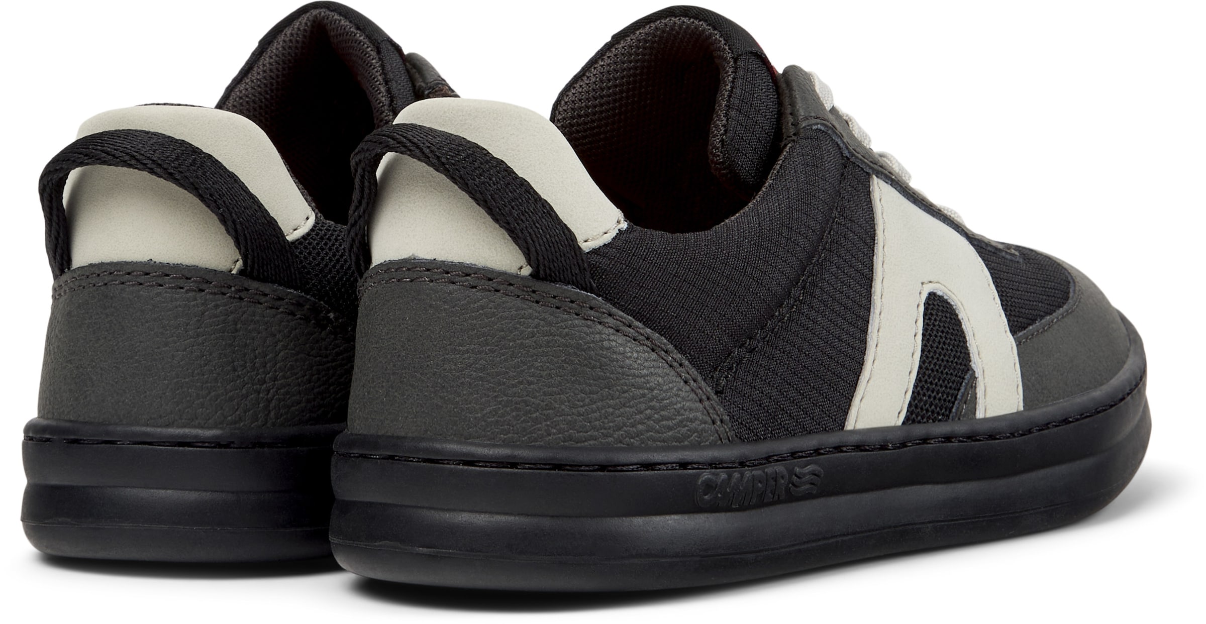 Baskets 'Runner Four' CAMPER en noir