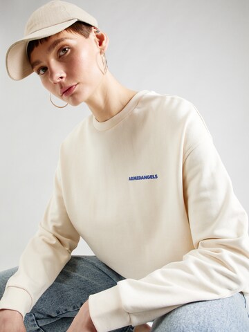 Sweat-shirt 'Arin' ARMEDANGELS en beige