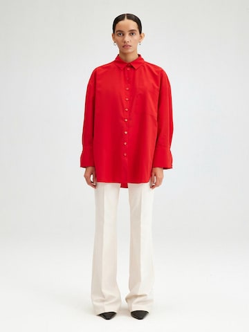 Touche Prive Shirt in Red: front