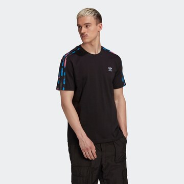 ADIDAS ORIGINALS - Camiseta '3-Stripes Camo' en negro: frente