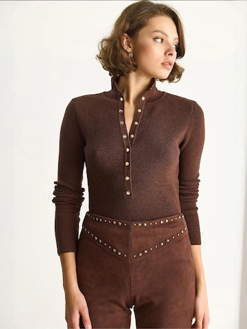 Bianco Lucci Trui in Bruin: voorkant