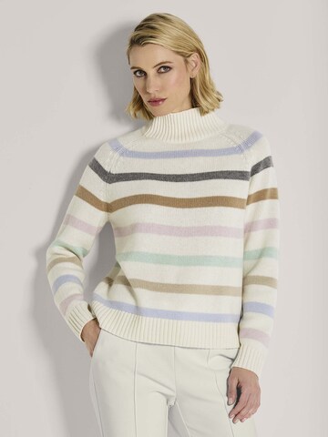 MADELEINE Pullover in Weiß: Vorderseite