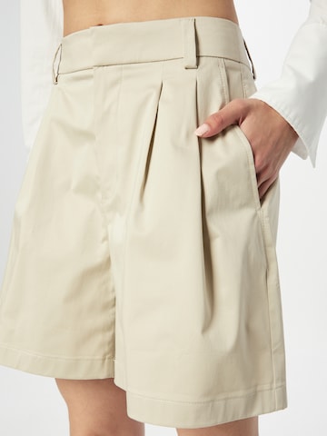 ESPRIT Normální Kalhoty se sklady v pase – béžová