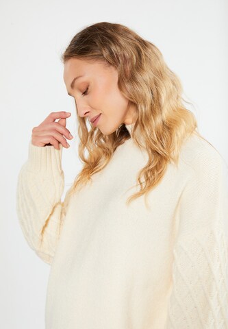 Pullover di RISA in beige