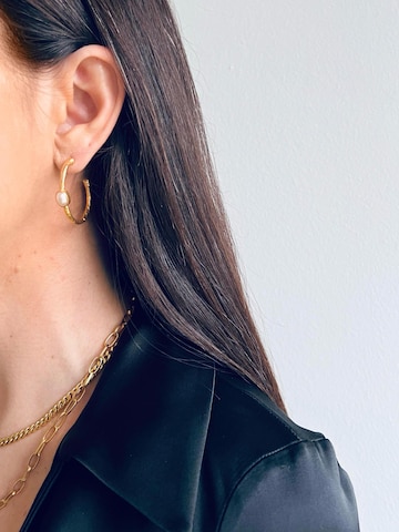 Orecchini 'The Cirque with Pearl' di Les Reines in oro