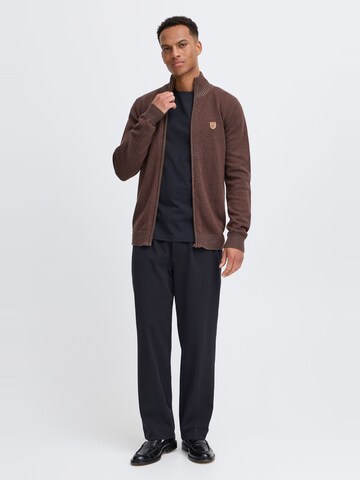 INDICODE JEANS Gebreid vest 'Andy' in Bruin