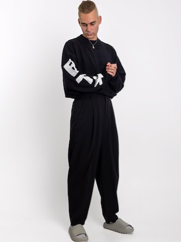 Pull-over BTY en noir : devant