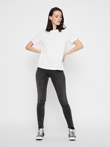 PIECES Slimfit Jeans 'Delly' in Grau