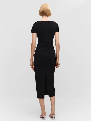 Rochie 'MAUD' de la MANGO pe negru