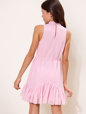 Robe Lipsy en rose