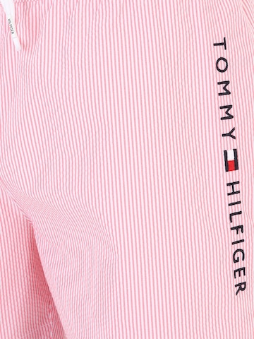 TOMMY HILFIGER Rövid fürdőnadrágok - rózsaszín