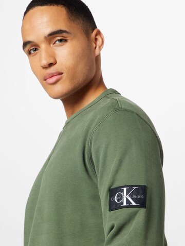 Sweat-shirt Calvin Klein Jeans en vert