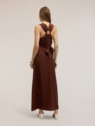 Robe MOTIVI en marron