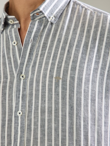 Coupe regular Chemise FYNCH-HATTON en bleu