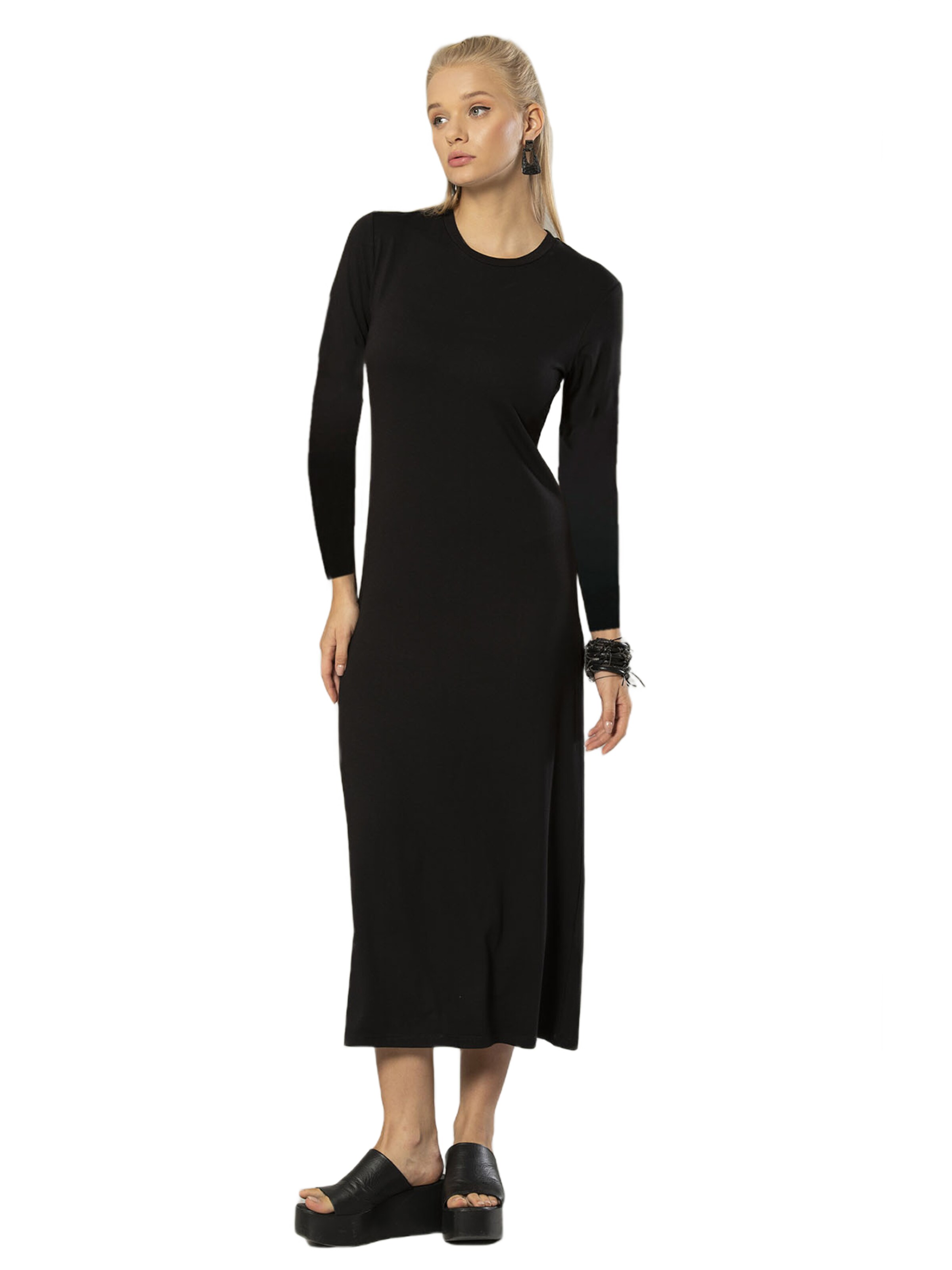 Weweus Evening Dress in Black: front