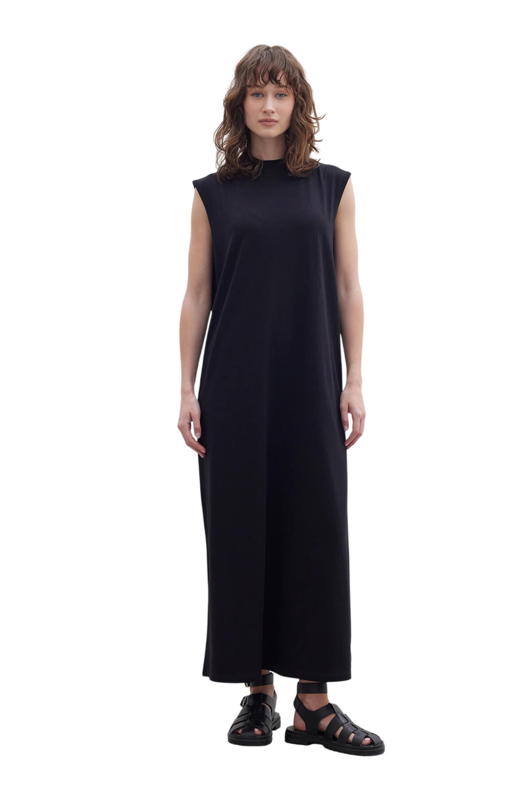 MANUKA Dress in Black: front