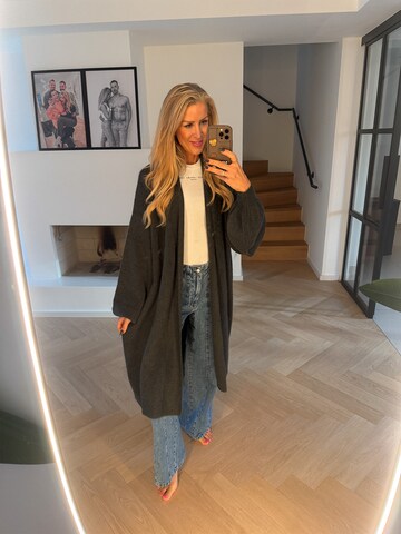 VERSTIQUE Υπερμεγέθη πλεκτή ζακέτα σε γκρι