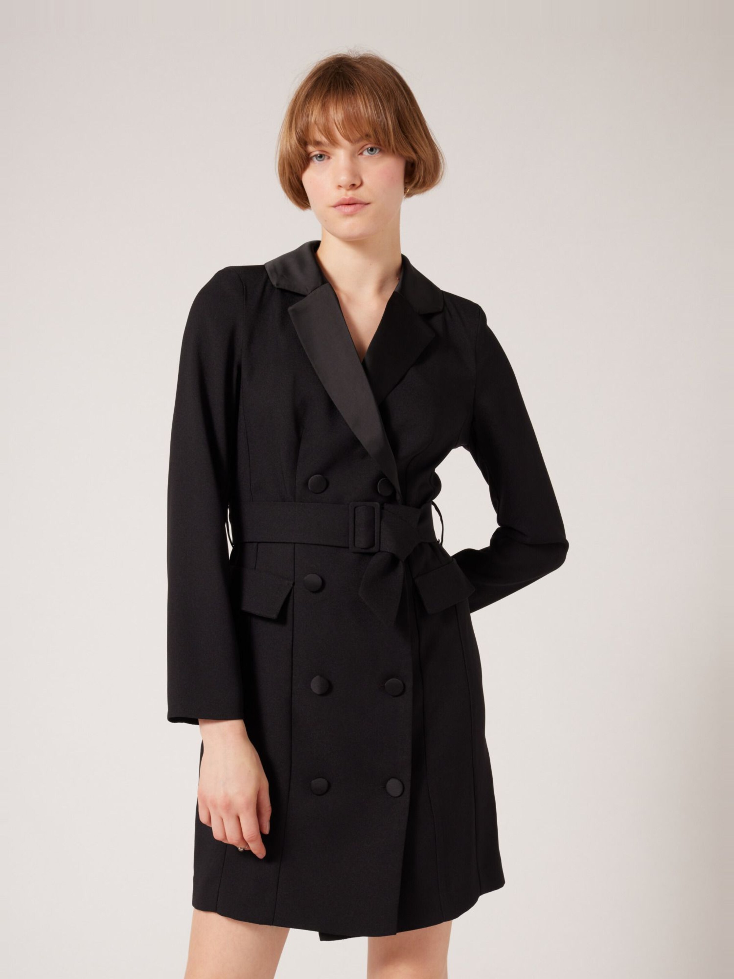 Robe chemise Alex NAF NAF en Noir ABOUT YOU