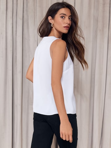 Lipsy Top in Wit