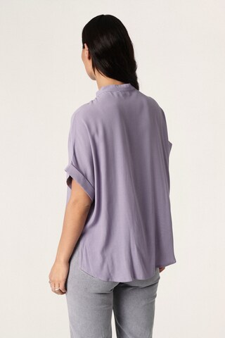 SOAKED IN LUXURY Bluse 'Helia' in Lila