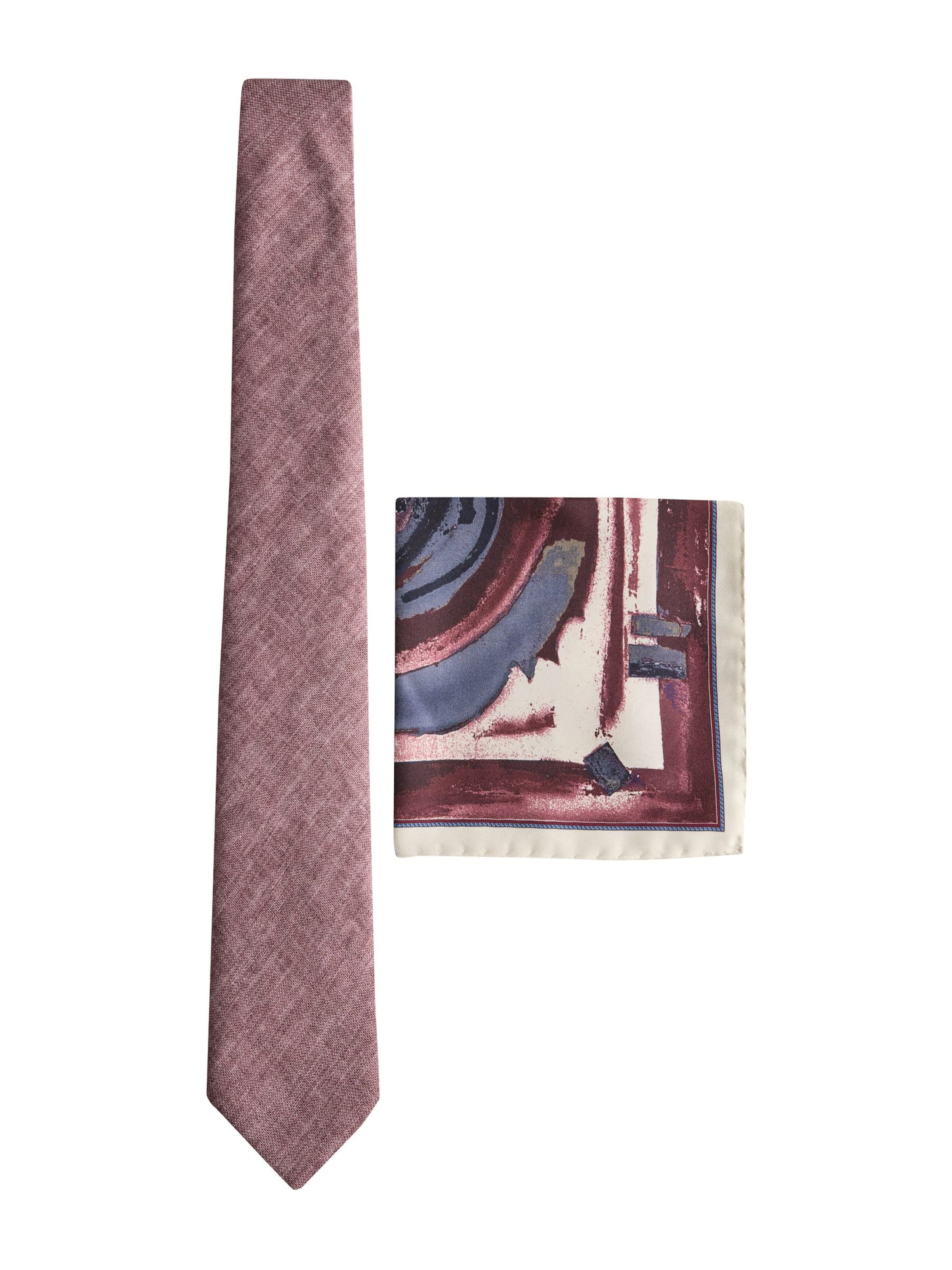 Next - Corbata en lila: frente