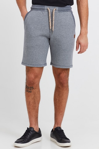 !Solid Regular Sweatshorts 'Nafko' in Grau: predná strana