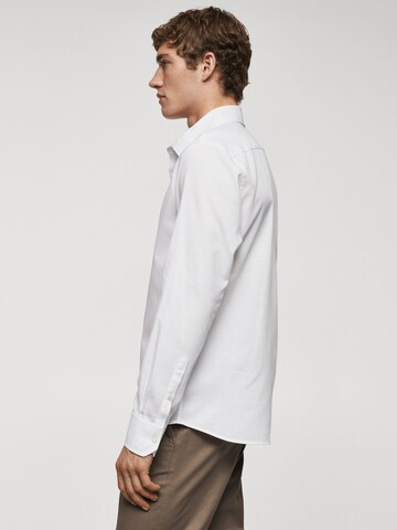 Coupe regular Chemise 'Arthur' MANGO MAN en blanc