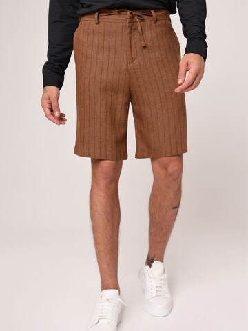 Antioch Regular Trousers in Brown: front