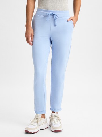 Marie Lund Regular Pants in Blue: front