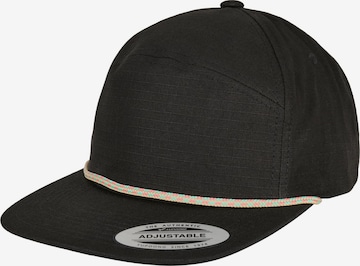 Casquette Flexfit en noir : devant