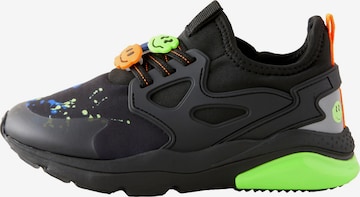 Sneaker di Next in nero: frontale