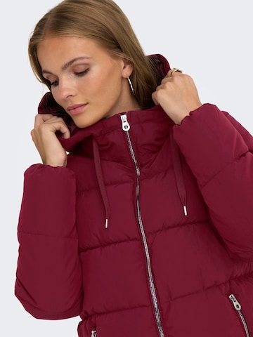 Cappotto invernale 'OLMDolly' di Only Maternity in rosso