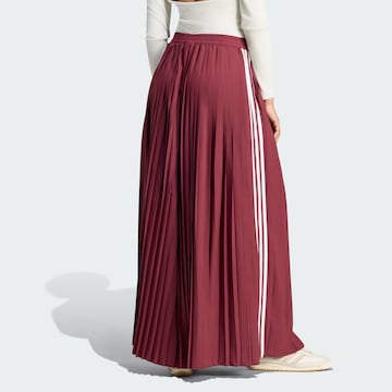 ADIDAS ORIGINALS - Pierna ancha Pantalón en rojo