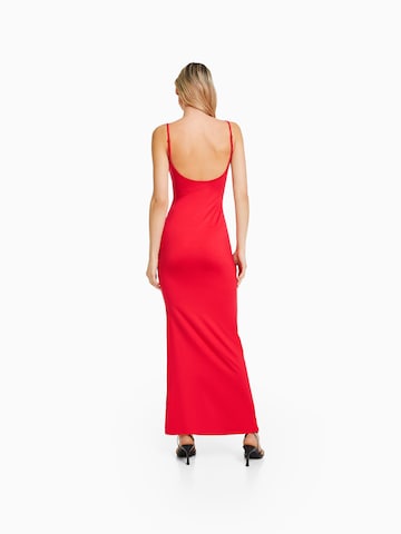 Bershka Sukienka w kolorze czerwony