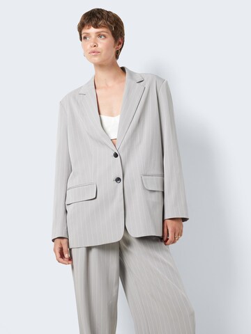 Blazer 'VERA' Noisy may en gris : devant