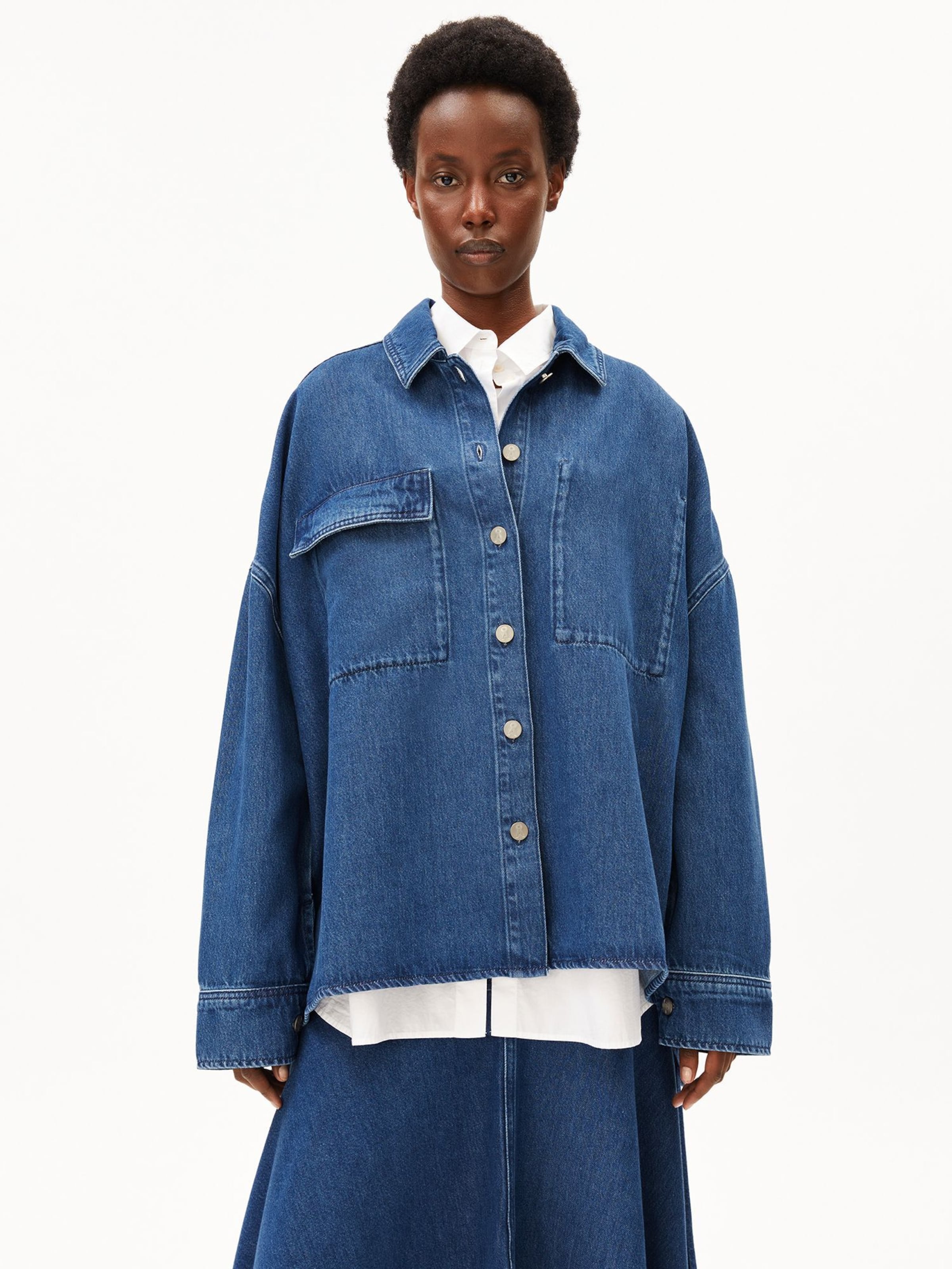 ARMEDANGELS Blouse in Blauw: voorkant