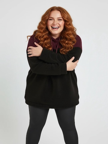 Shape Of You Fleece jas in Zwart