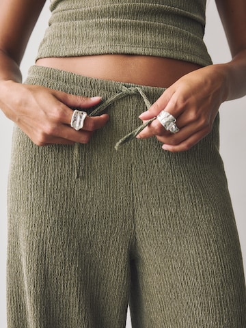 Pull&Bear Wide Leg Hose in Grün