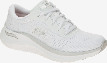 SKECHERS Schnürschuh in Weiß: Vorderseite