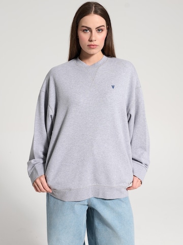 Felpa 'Linnea' di NOWIHT in grigio